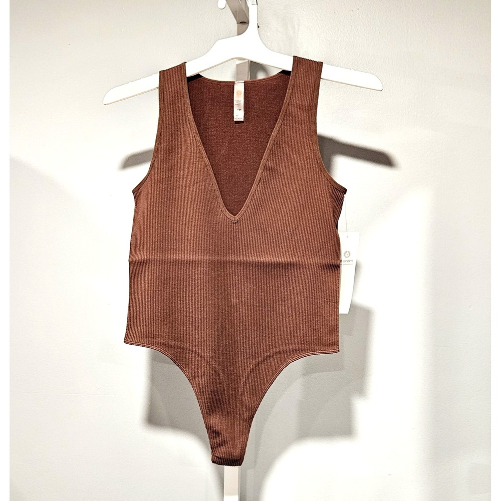 NWT Mono B Bodysuit Size M Brown Deep V-Neck Ribbed Snap Closure